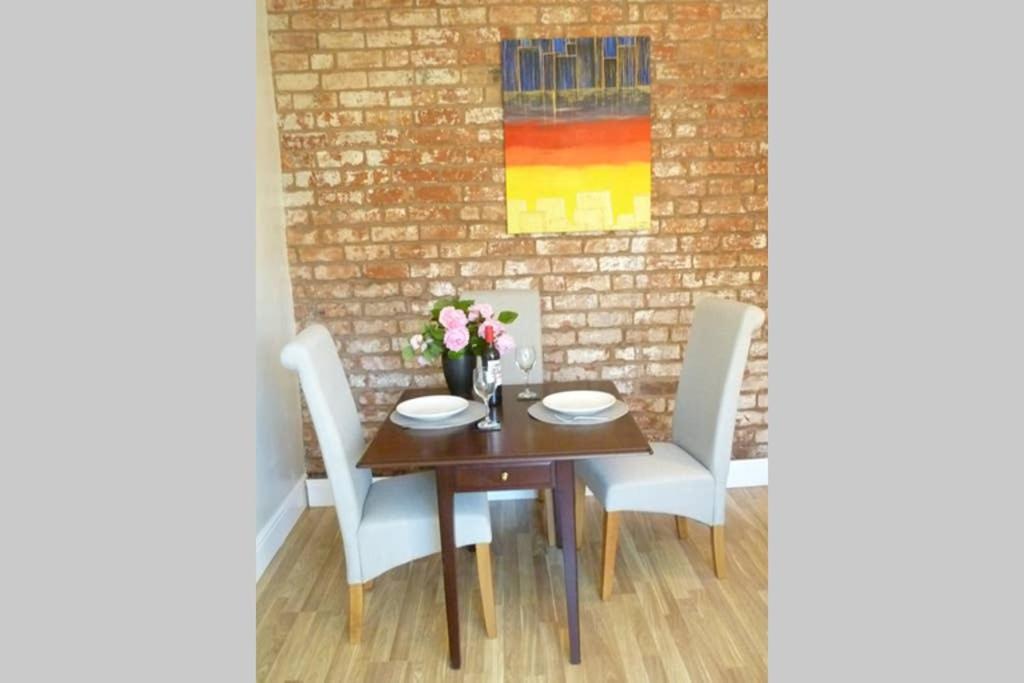 Cosy And Peaceful Maisonette With Terrace, 키더민스터 외부 사진